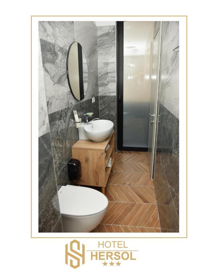 Hotel Hersol Durres Bagian luar foto
